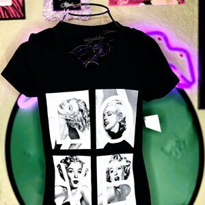 Marilyn Monroe California Love "Icon Pose" T-shirt